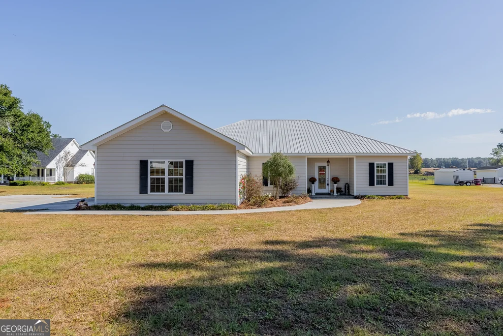 Unit for sale at 6664 Southside Drive, Blackshear, GA 31516