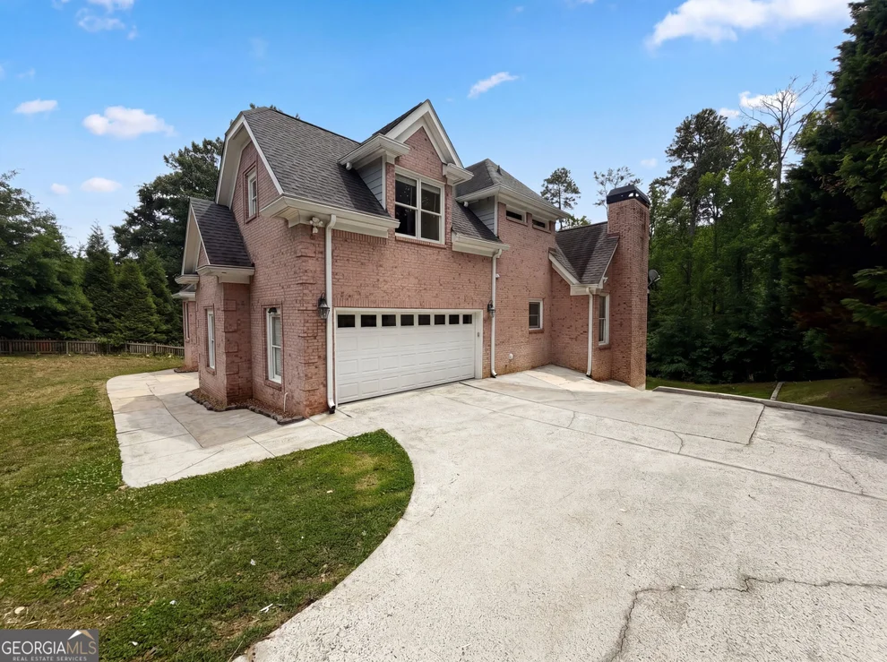 Unit for sale at 4710 Roswell Road, Marietta, GA 30062
