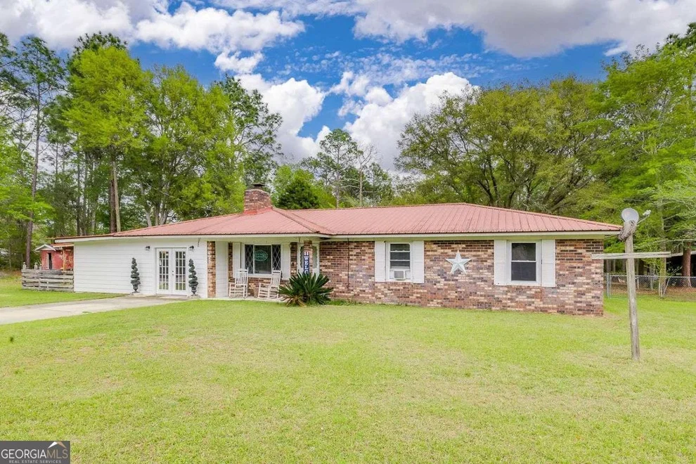 Unit for sale at 423 Pioneer Road, Hinesville, GA 31313