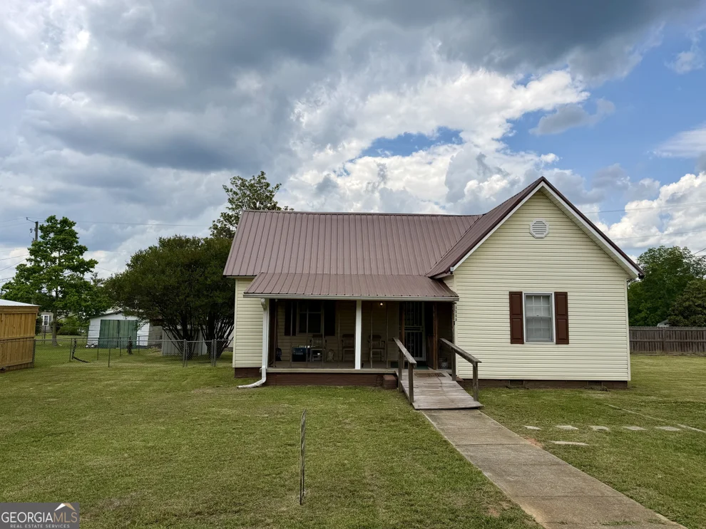 Unit for sale at 3009 22nd Avenue, Valley, AL 36854