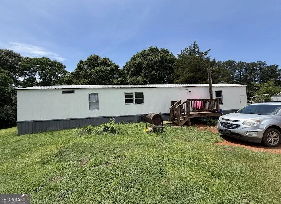 Unit for sale at 26 Leanne Drive, Hartwell, GA 30643