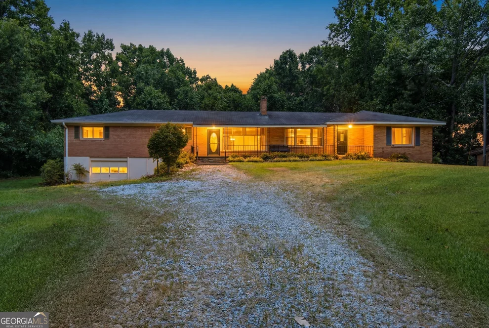 Unit for sale at 3610 Rock Creek Road, Toccoa, GA 30577