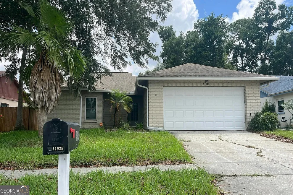 Unit for sale at 11925 Cedarfield Drive, Riverview, FL 33579