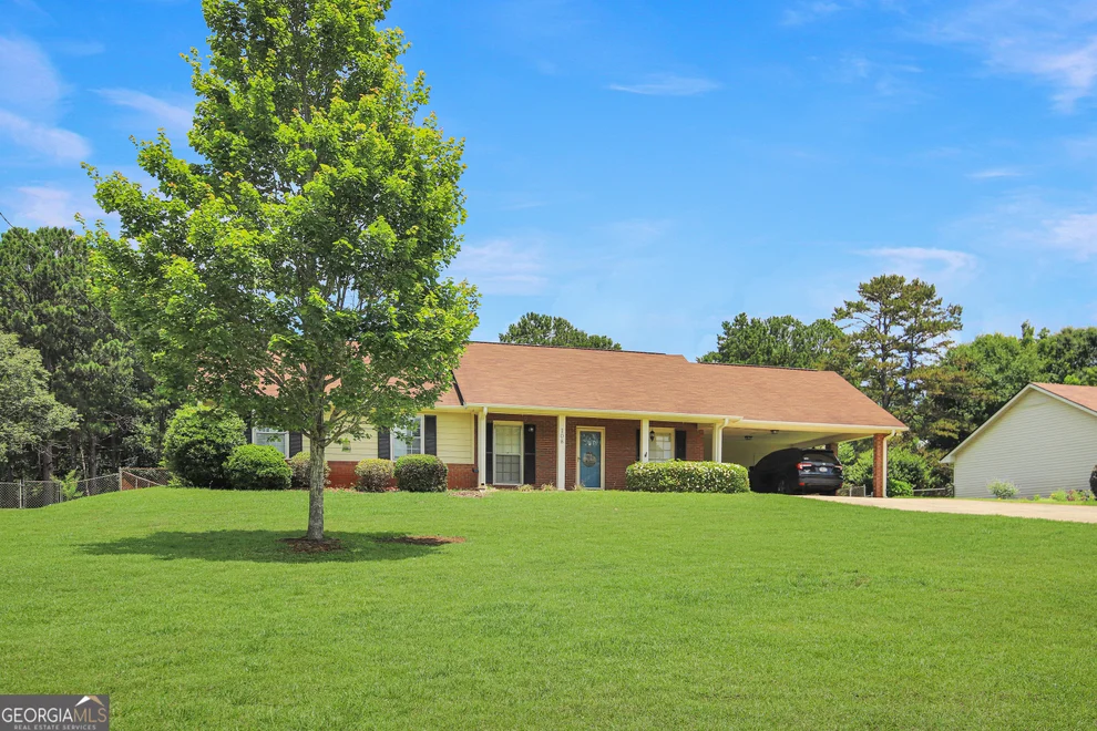 Unit for sale at 108 Meadownland Trail, LaGrange, GA 30240