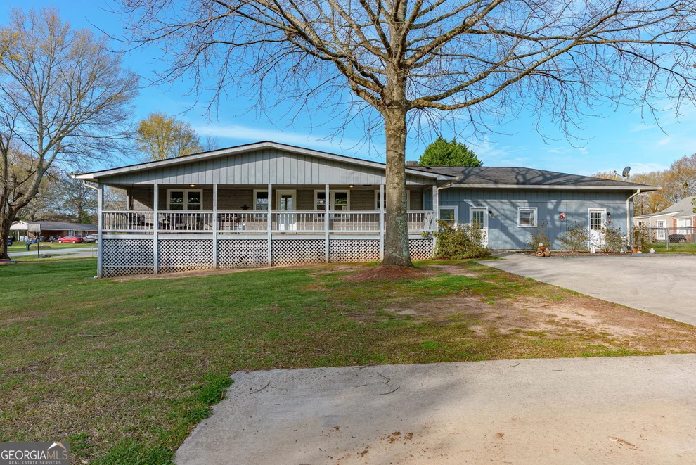 Unit for sale at 560 Lee Byrd Road, Loganville, GA 30052