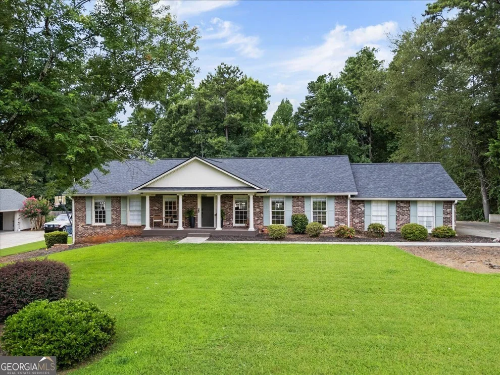 Unit for sale at 11270 Cranwood Cove, Roswell, GA 30075