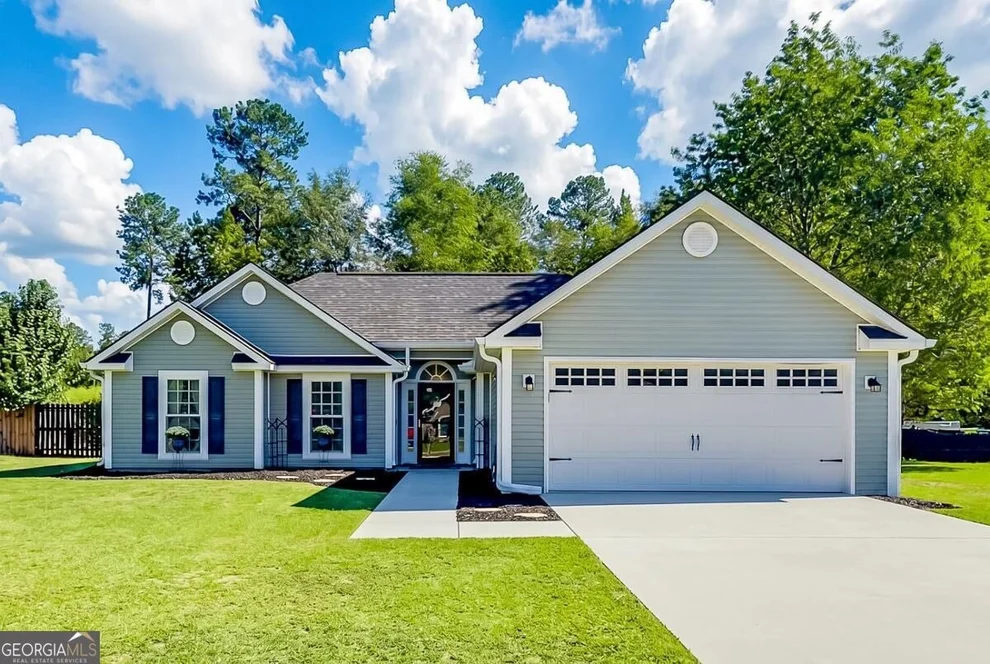 Unit for sale at 145 Abigail Circle, Ellabell, GA 31308