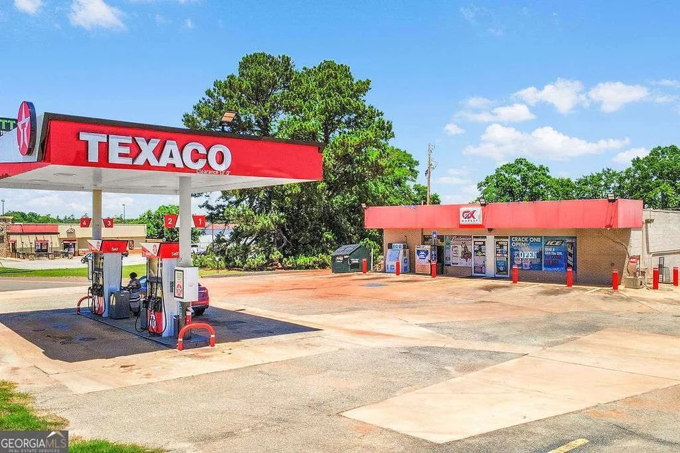 Unit for sale at 201 Us-1-Byp N, Louisville, GA 30434