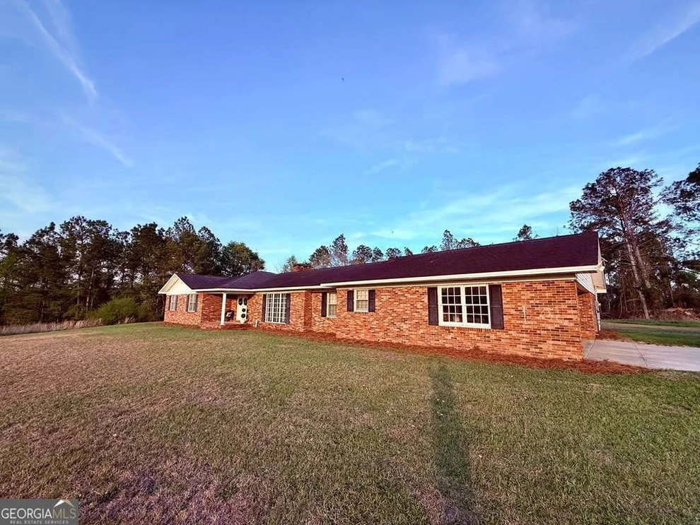 Unit for sale at 1881 Bell Telephone Road, Hazlehurst, GA 31539