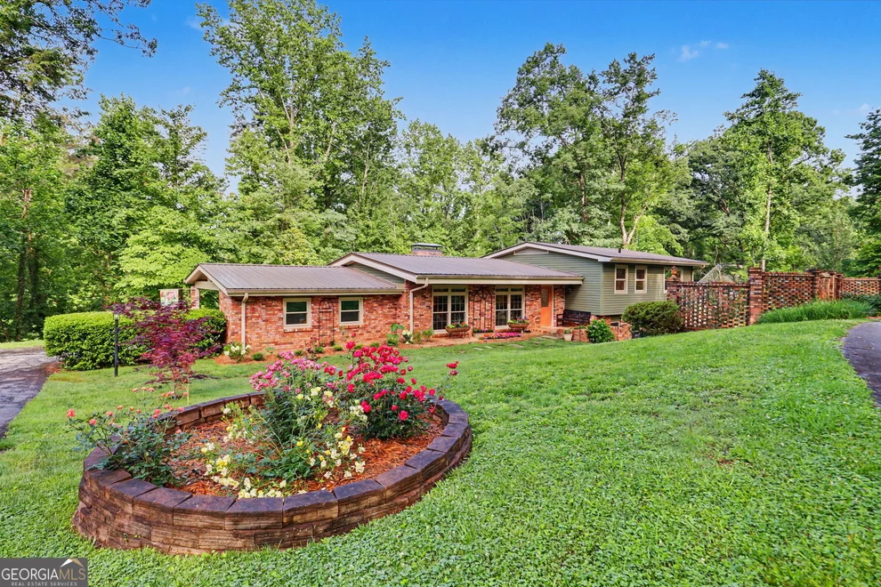 Unit for sale at 81 Starling Hill Lane, Clayton, GA 30525