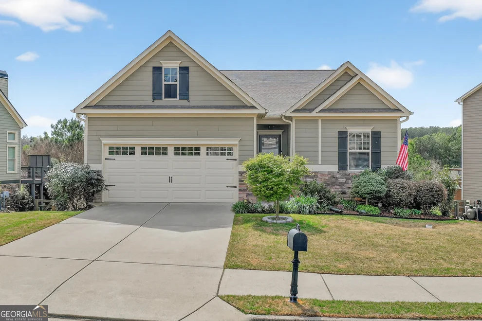 Unit for sale at 63 Crown Pointe Drive, Dawsonville, GA 30534