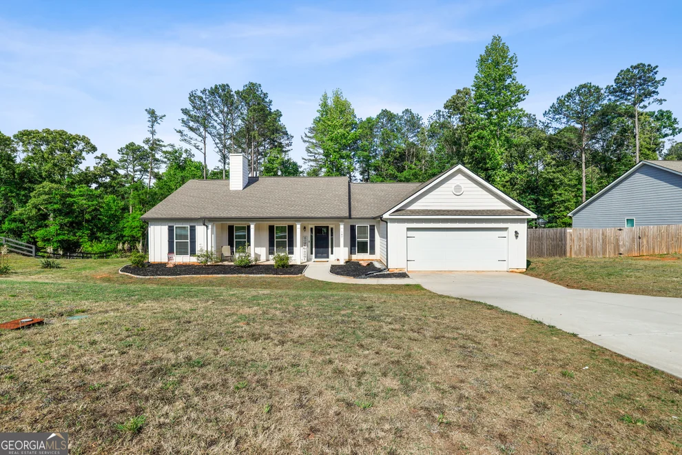 Unit for sale at 187 Abby Lane, Statham, GA 30666