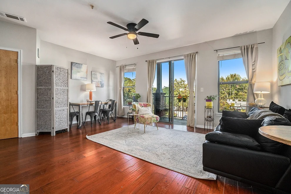 Unit for sale at 898 Oak Street SW, Atlanta, GA 30310
