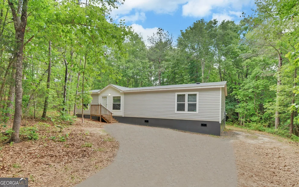 Unit for sale at 1054 Brookhaven Circle, Toccoa, GA 30577