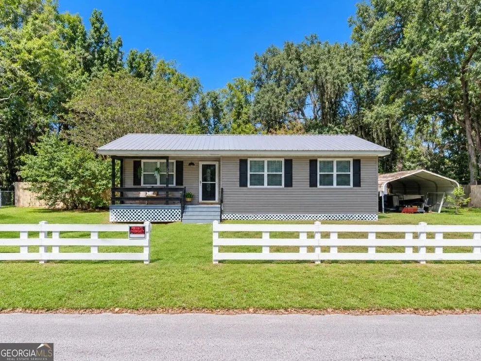 Unit for sale at 1586 State Barn Road NW, Townsend, GA 31331