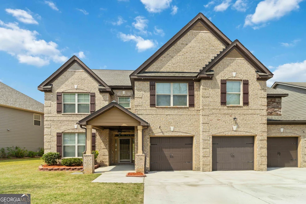 Unit for sale at 811 Lorrimont Lane, Fairburn, GA 30213
