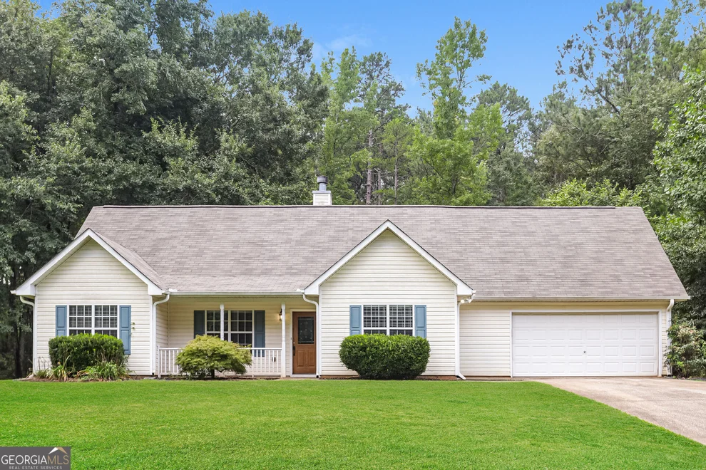Unit for sale at 1235 Browns Country Lane, Locust Grove, GA 30248