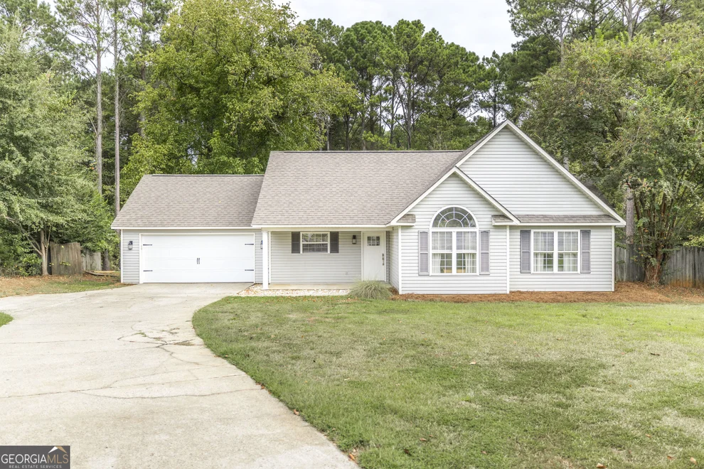 Unit for sale at 221 Muirfield Lane, Byron, GA 31008
