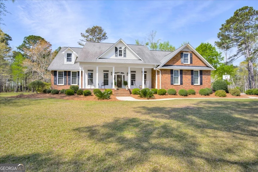 Unit for sale at 1490 Country Club Circle, Wrens, GA 30833