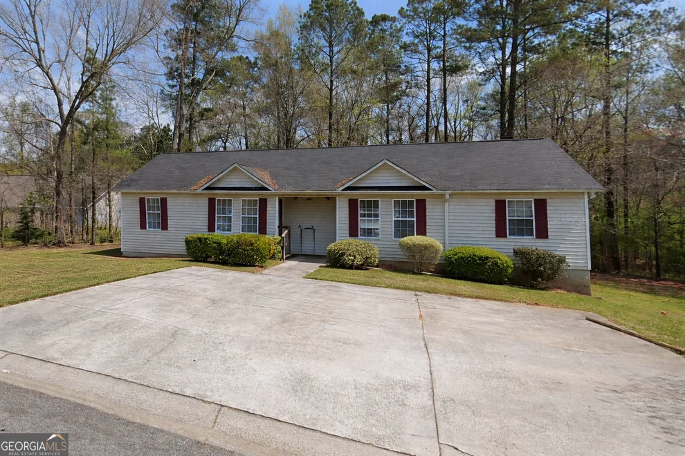 Unit for sale at 1957 Karen Circle, Milledgeville, GA 31061