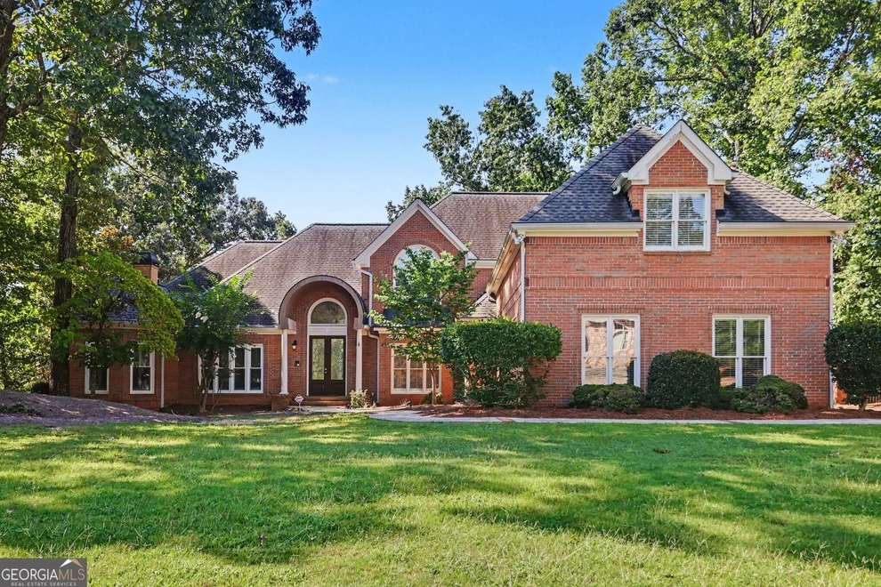 Unit for sale at 200 Wicklawn Way, Roswell, GA 30076