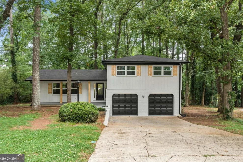 Unit for sale at 3137 E Chapel Circle, Decatur, GA 30034