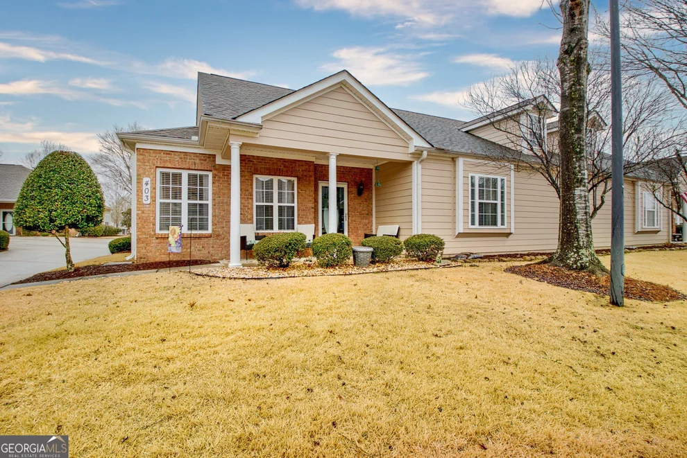 Unit for sale at 403 Commonwealth Circle, Newnan, GA 30263