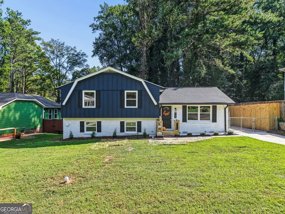 Unit for sale at 729 Winter Lane, Jonesboro, GA 30238