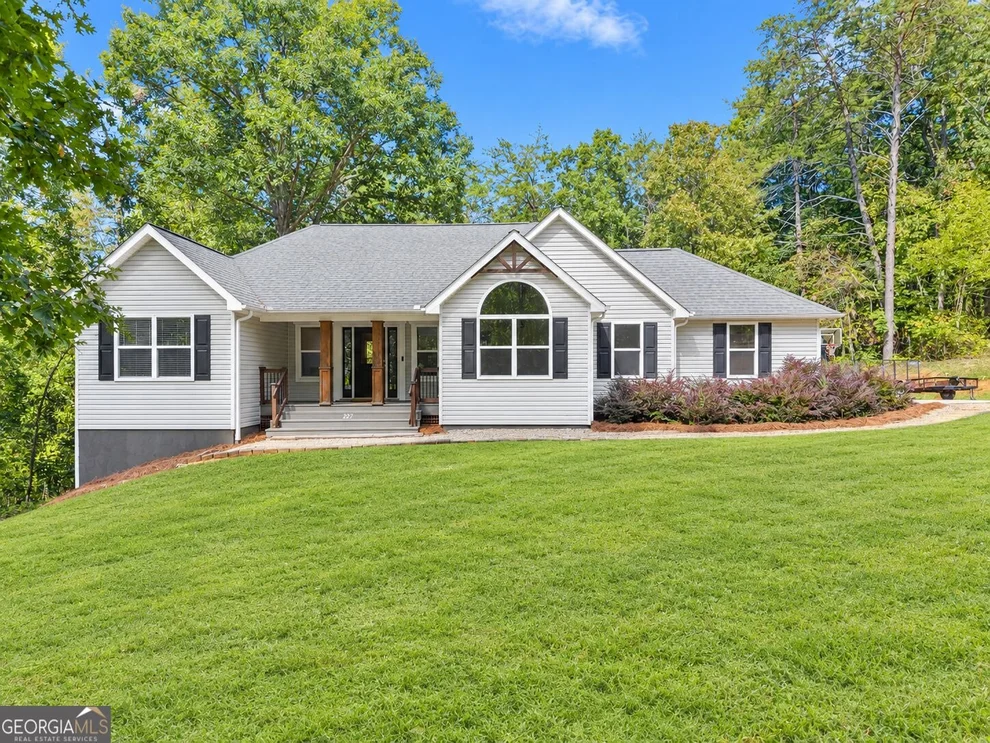 Unit for sale at 227 Clarkesville Heights Drive, Clarkesville, GA 30523
