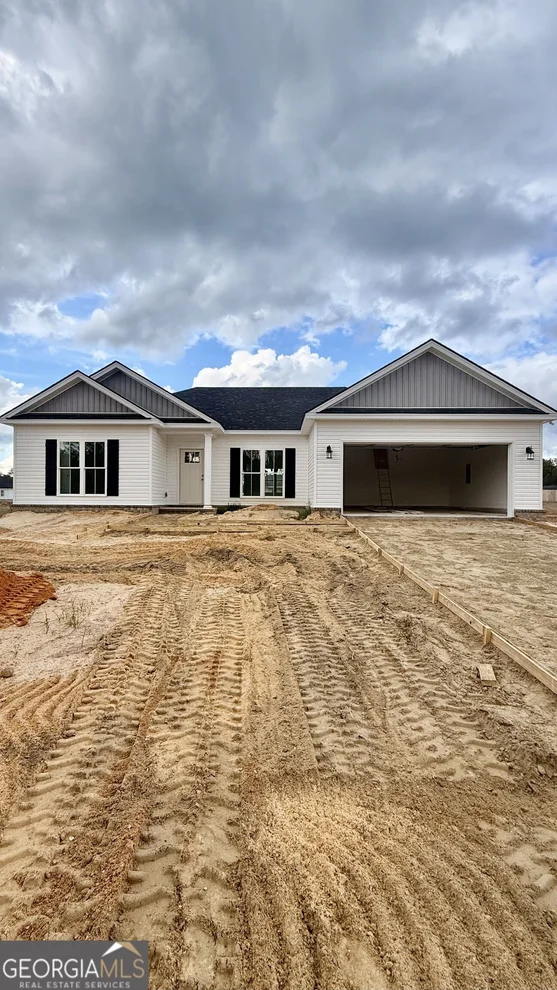 Unit for sale at 662 Belfast Loop, Ellabell, GA 31308