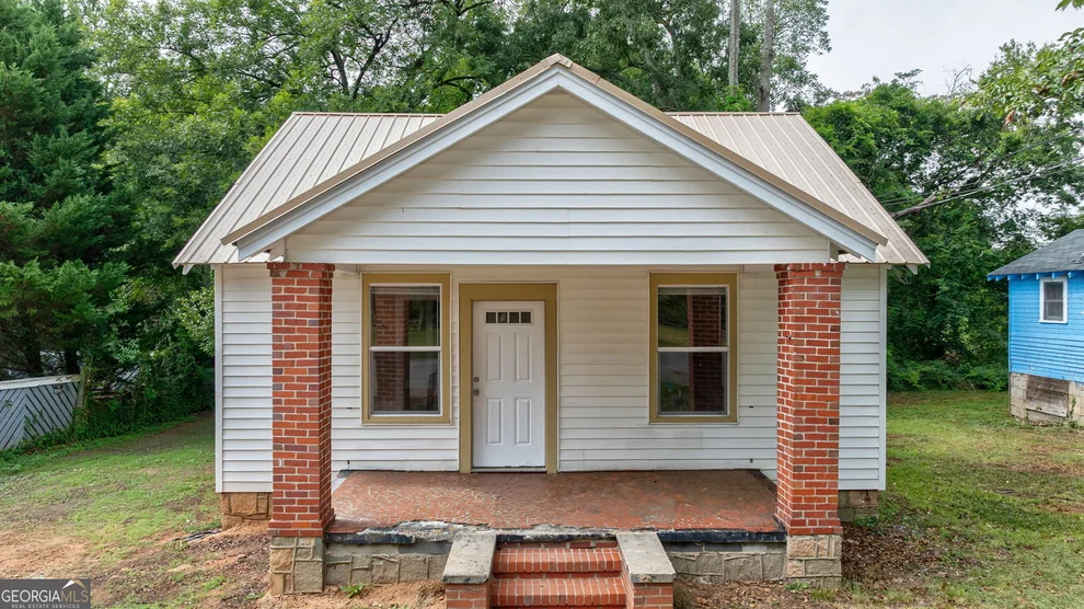 Unit for sale at 17 Oak Street, Elberton, GA 30635