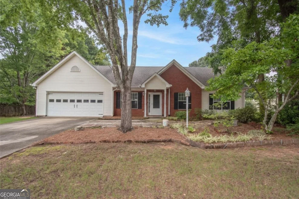 Unit for sale at 115 Oakview Trace, Fayetteville, GA 30215