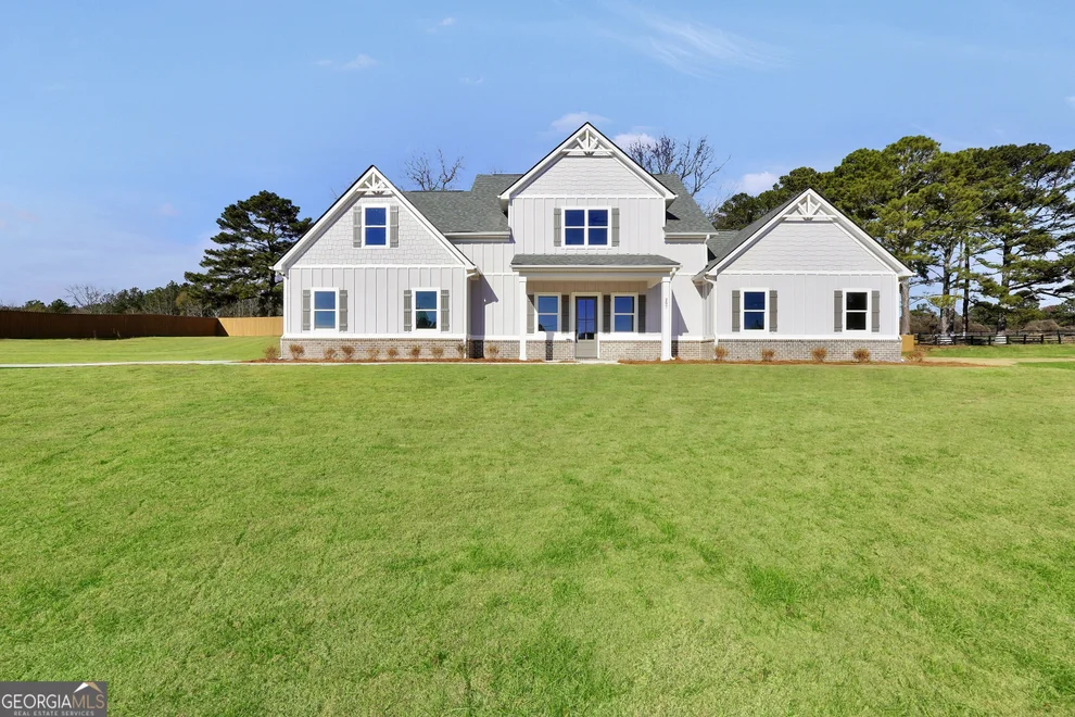 Unit for sale at 297 E Knight Road, McDonough, GA 30252