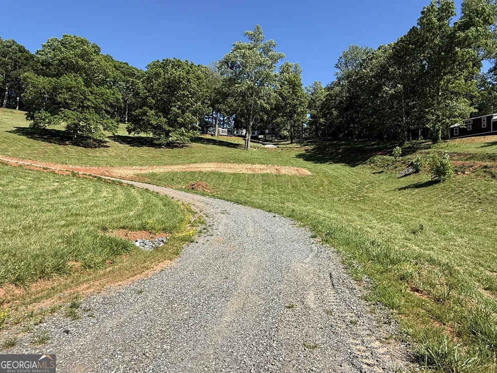 Unit for sale at 527 Saunders Road, Franklin, NC 28734