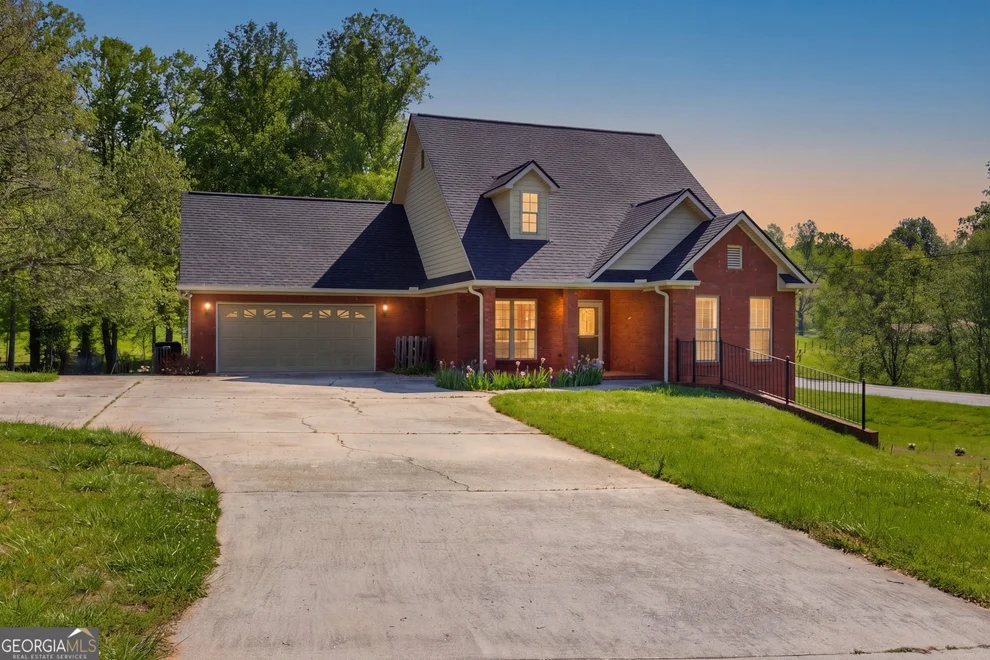 Unit for sale at 120 Haywood Hills Road, Demorest, GA 30535