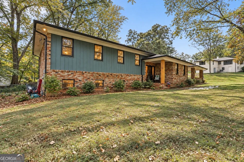 Unit for sale at 1223 Rosedale Street, Toccoa, GA 30577