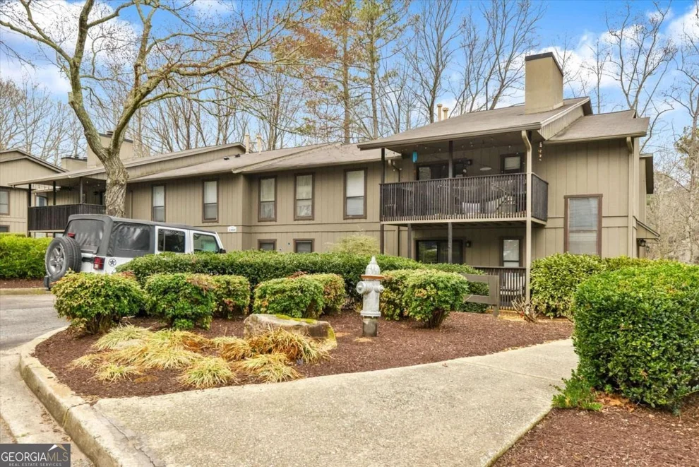 Unit for sale at 2410 Cumberland Court SE, Smyrna, GA 30080