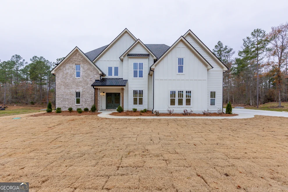 Unit for sale at 189 Georgian Pines Drive, Senoia, GA 30276