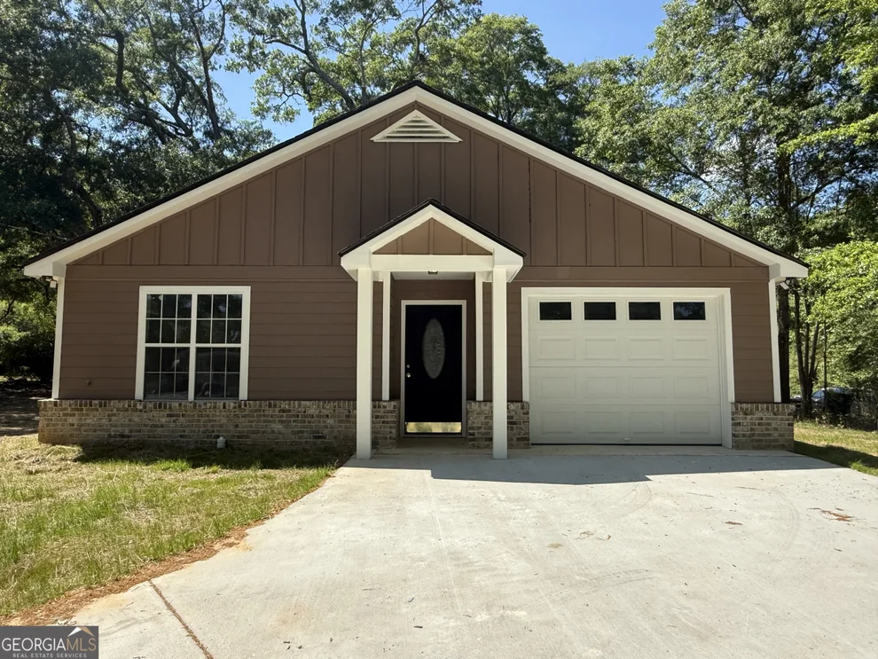 Unit for sale at 240 Sims Street, Barnesville, GA 30204