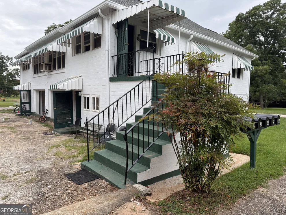 Unit for sale at 205 Georgia Avenue, Barnesville, GA 30204