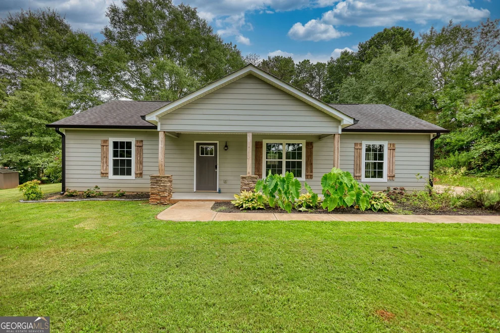 Unit for sale at 1020 Flat Rock Road, Madison, GA 30650