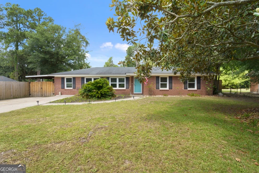 Unit for sale at 17 Regent Drive, Savannah, GA 31406