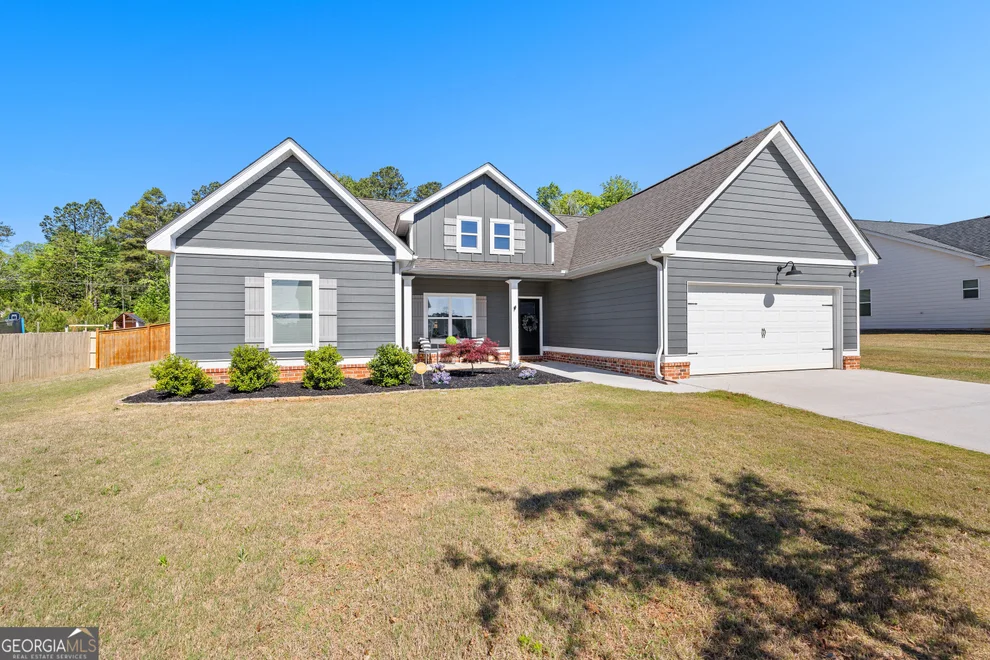 Unit for sale at 161 Springwood Drive, Carrollton, GA 30117