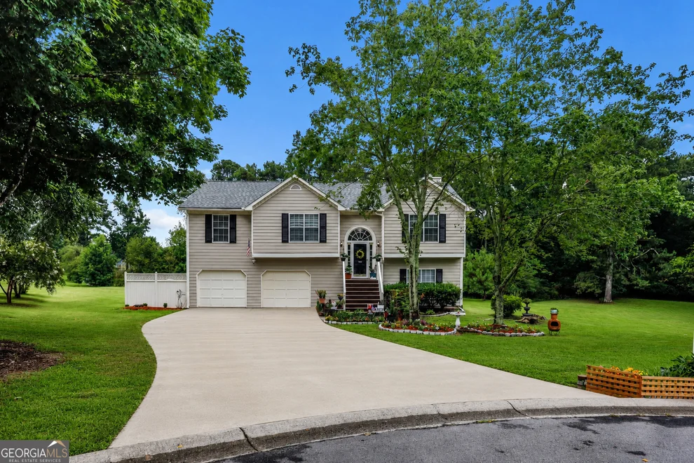 Unit for sale at 401 Nicole Court, Winder, GA 30680