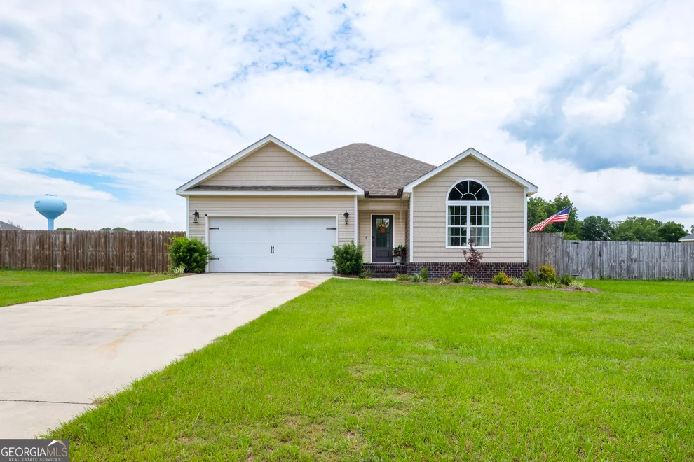 Unit for sale at 177 Sandalwood Circle, Statesboro, GA 30458