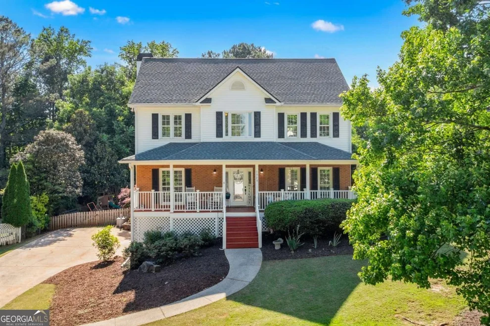 Unit for sale at 1325 Willow Tree Drive, Woodstock, GA 30188