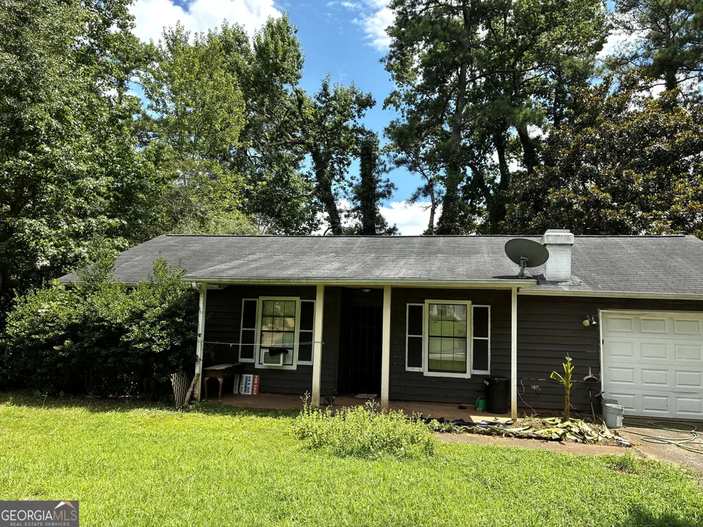 Unit for sale at 3901 Wood Path Drive, Stone Mountain, GA 30083
