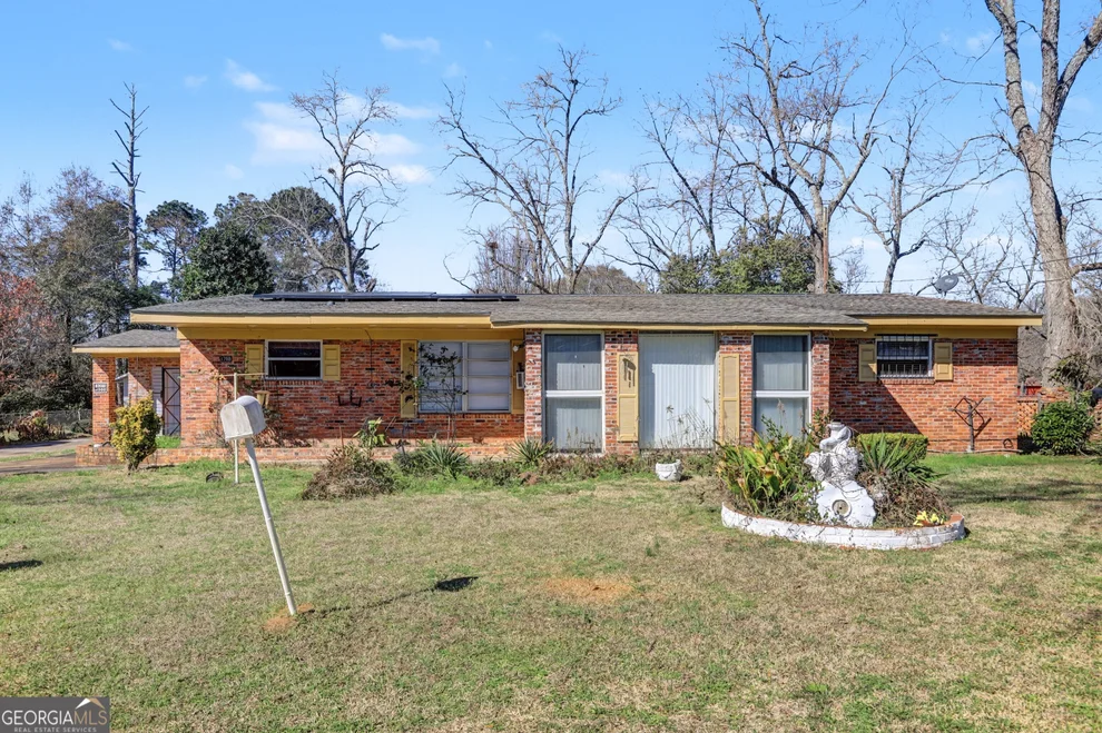 Unit for sale at 1708 Armory Drive, Americus, GA 31719