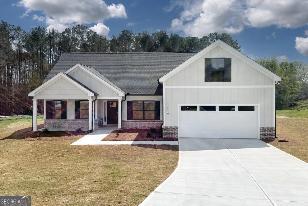 Unit for sale at 439 Equestrian Walk, Winder, GA 30680