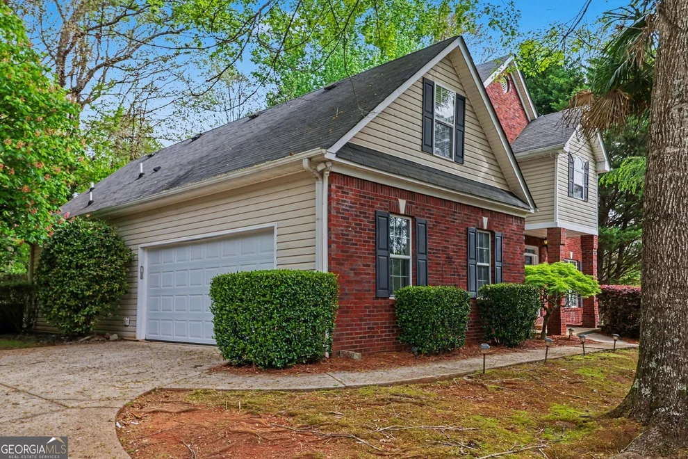 Unit for sale at 3055 Heatherstone Drive, Cumming, GA 30041